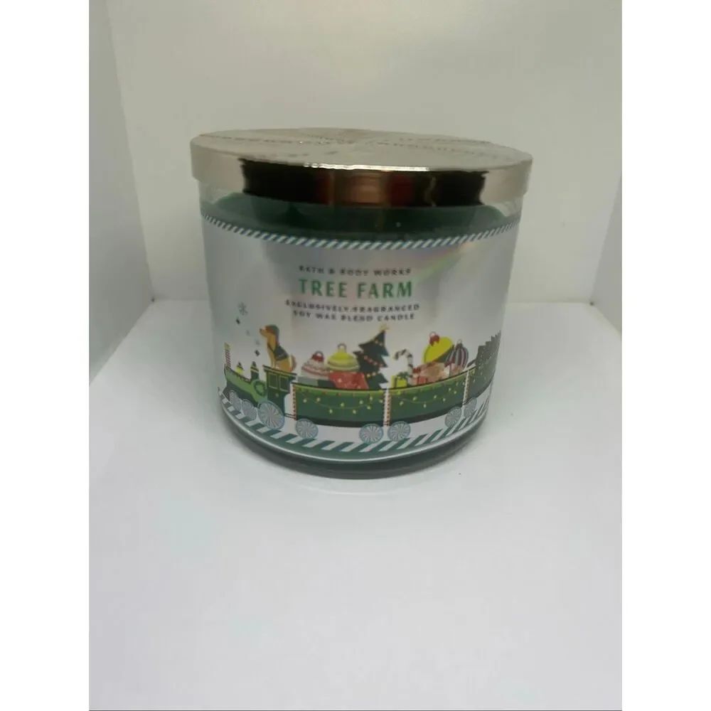 Bath & Body Works Tree Farm 3 Wick Candle White Barn Holiday Christmas